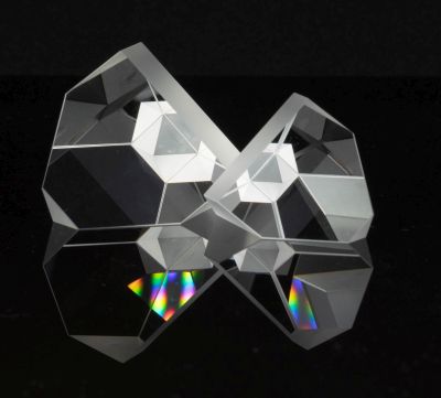 prisms from Avantier
